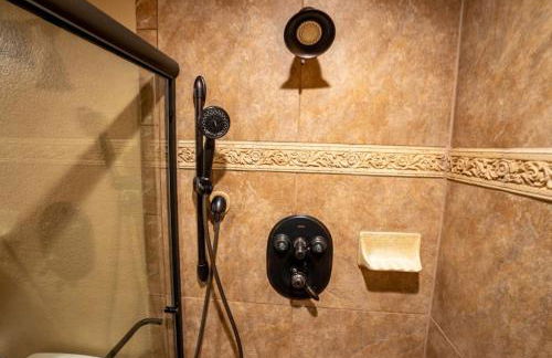 Bear Creek Lodge - Spa - Fire Table - 3min to Trails - Foto 18