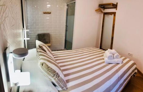 El Escondite de la Muralla - Foto 1