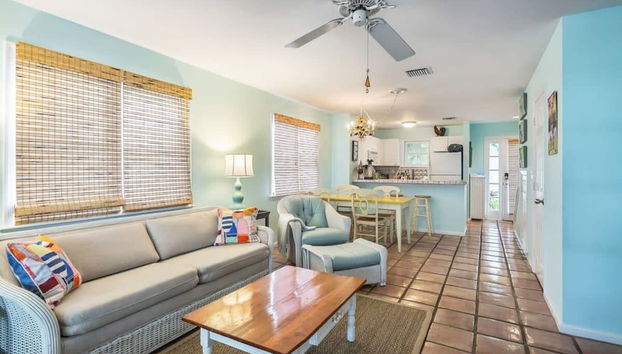 Gulf Getaway by Brightwild Condo w Pool - Foto 4, Habitación