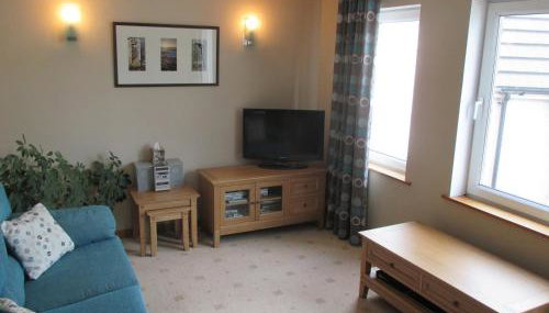 Apartment 76 - Photo 3