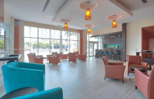 Luxury 2BD Corner Loft with Stunning Miami River View - Foto 28