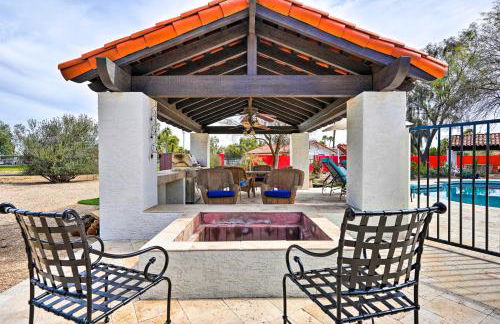 Pool and Putting Green Group Getaway in Glendale! - Foto 27