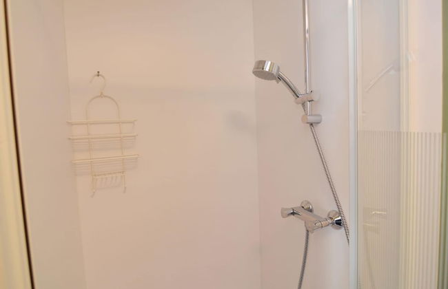 Lovely Modern Cottage With Sauna, Bubble Baths and Even a Beach on the River - Photo 15