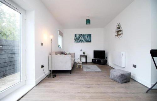 Spacious 2 Bedroom Apartment with Free parking - Foto 20