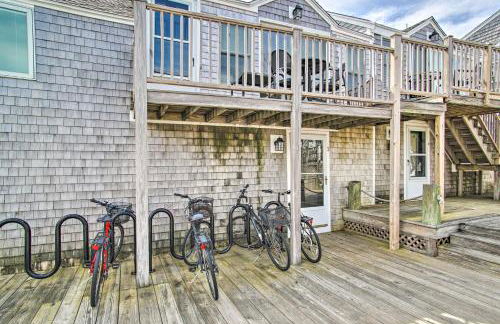 Right on Commercial St! Waterfront Condo with View - Foto 24