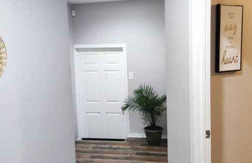 Downtown Charm Two Bedroom Home - Foto 35