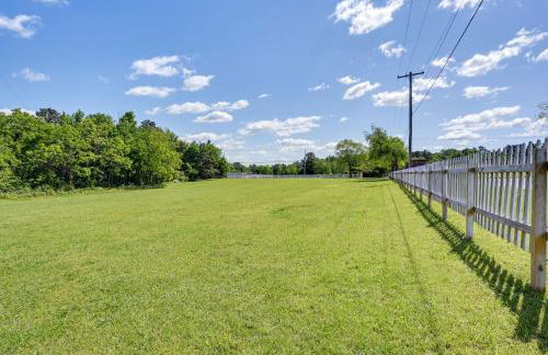 Spacious Historic Home with Yard and Deck! - Foto 34