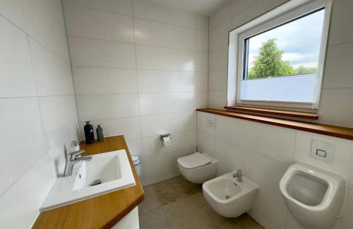 luxuriöse Villa Möwengeflüster - 220qm große Ferienwohnung für bis zu 8 Gästen mit Sauna direkt am Goitzschesee - Foto 26