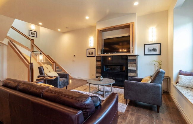 Rooftop Deck Walk to River Downtown Fire pit - Foto 4