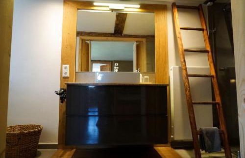 5Sterne Ferienwohnung im Fachwerk mit Bergblick in Alleinlage und großem Garten, Infrarotkabine - Foto 18