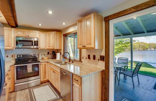 half Mi to Song Mtn Resort! All-Season Basecamp - Photo 12