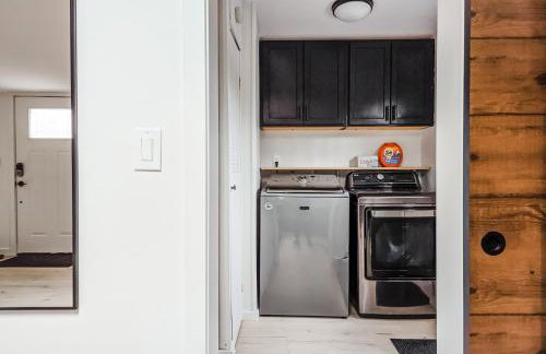 Pinewood Bungalow - Luxury Cabin, Kid-Friendly - Foto 10
