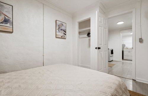 Pensacola Pad 1BR 1BA Modern - Foto 12