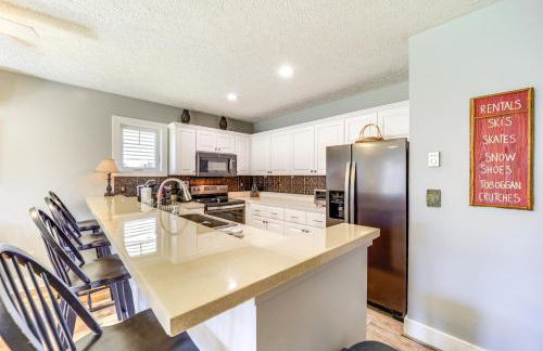 6 Mi to Sugar Mtn Slopes Seven Devils Condo! - Foto 8