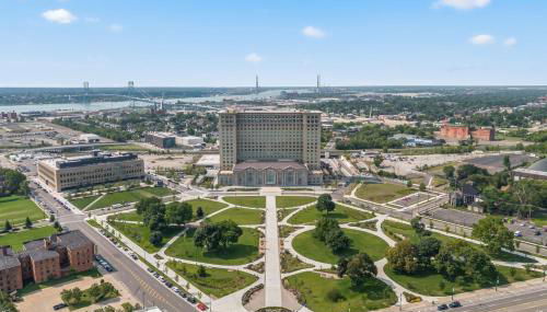 Chic Vinewood Home King Plus 2 Queens - Foto 3