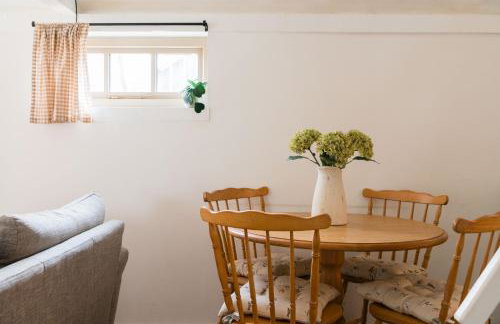Snug Cotswolds Farm Cottage - The Henloft - Foto 11