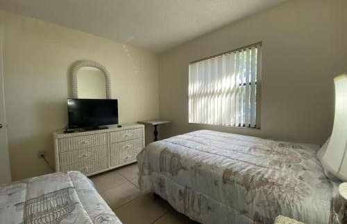 4330 Shorewalk lakeview condo close to IMG and Beach - Foto 20