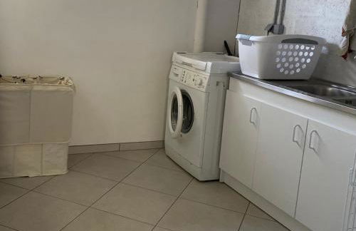 Quite House - Photo 33