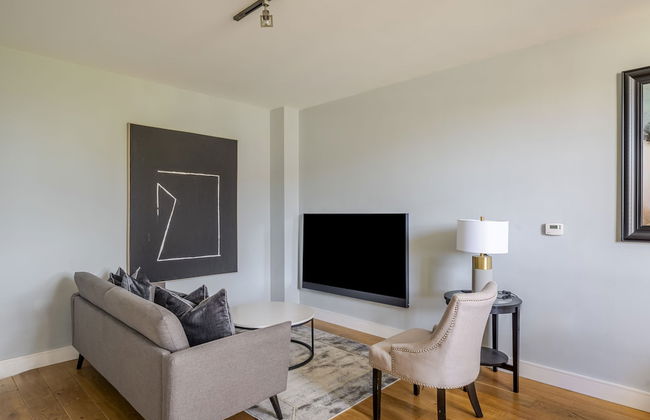 Luxurious Private One Bedroom Apartment - Foto 15