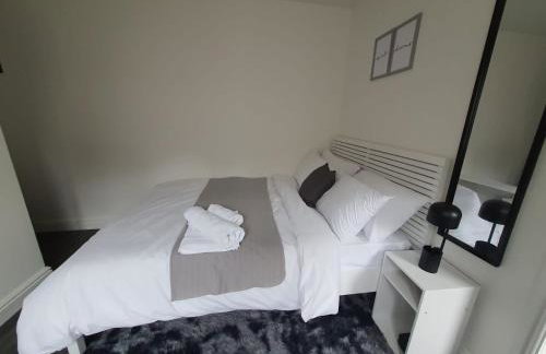 Private Room Sleeps 2 with Ensuite & Parking - Foto 9