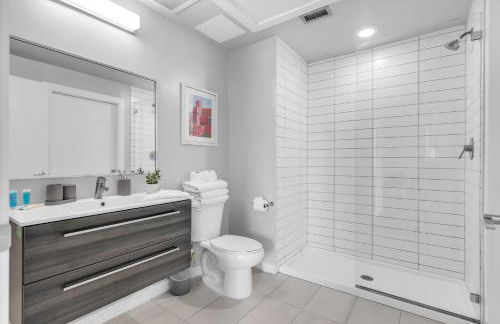 Chic 2BR Getaway Walk to Breweries and Art Walk - Photo 14