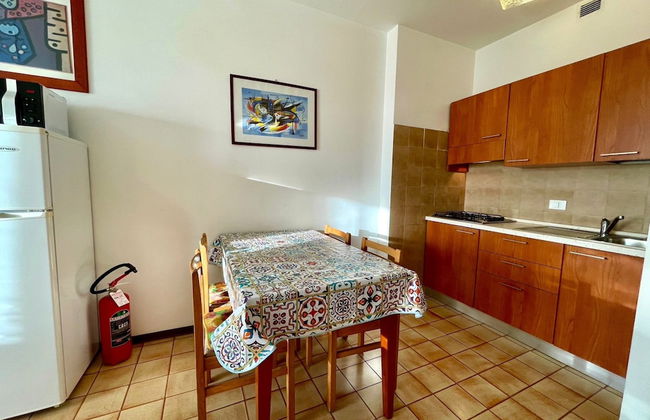 Flat With Excellent Location - Photo 10