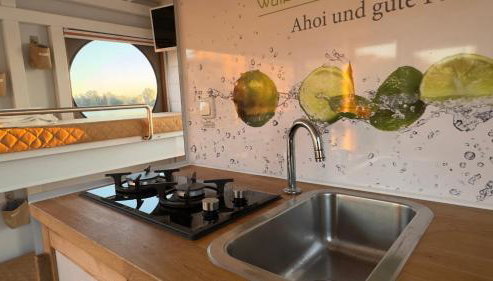 Hausboot in Berlin, festliegend im Yachthafen Schmöckwitz, mit Heizung - Foto 4