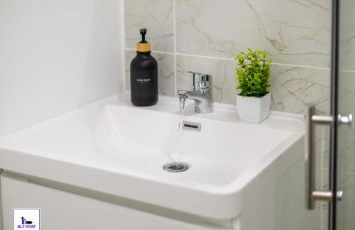 Ledger by Alt-Stay - 4 Bed All En-Suite House - Contractors & Relocations - Weekly & Monthly Rates - Foto 38