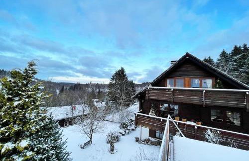 Blockhausflair mit Kamin, Balkon und Bergpanorama - Foto 2