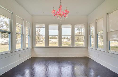 2 Mi to Gator Chateau Vibrant Home with Balcony - Foto 9