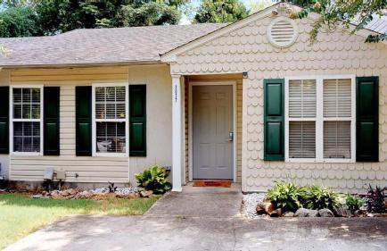 Pet Friendly condo, walk to the Masters - Foto 1