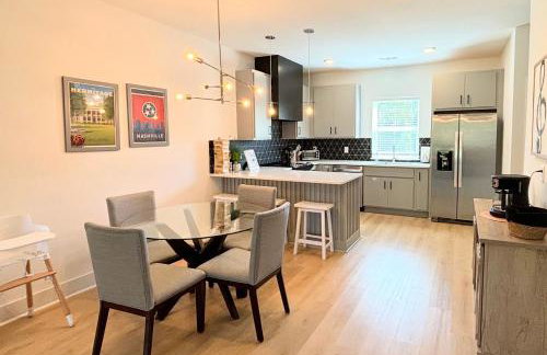 3BR Game Room Sleeps 10 Near Opry & Broadway - Foto 14