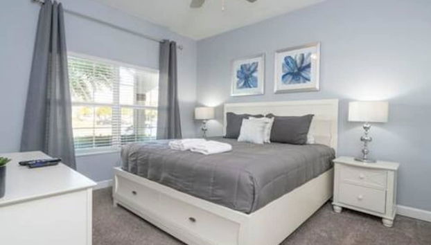 Gorgeous Home With Pool and Lake View - Foto 3, Habitación