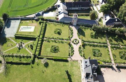 GITE LOFT DE 15 PERSONNES AU CHATEAU DE JALLANGES VOUVRAY - Foto 10