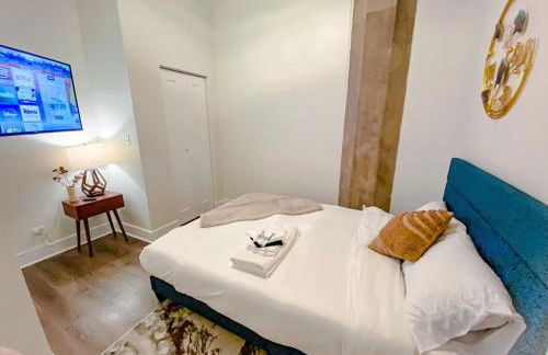 Spacious 2BR Vacation Rental with City View, Optional Parking and Gym Near McCormick Place & Downtown Chicago Attractions - Foto 3