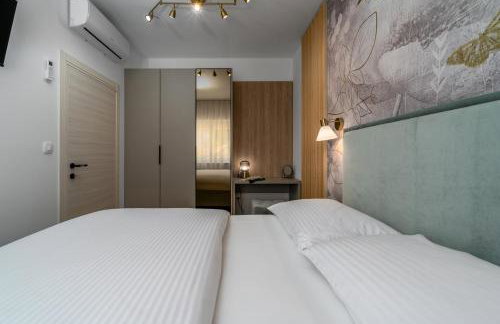 Villa Stella with 32 sqm private heated pool Jacuzzi Sauna Media room 3 bedrooms - Photo 21