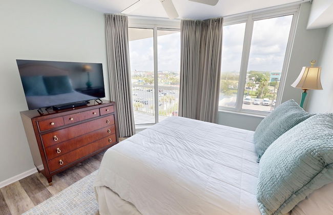 Silver Beach 506 is a gorgeous Gulf Front 4 BR with free beach service - sleeps 8 by RedAwning - Foto 5