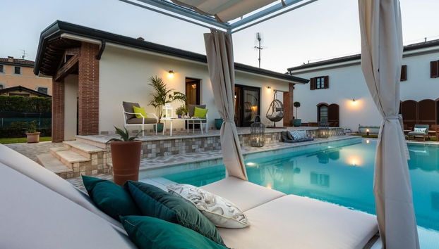 The Luxury Beach Villa with shared Swimming Pool, between Viareggio and Torre del Lago Puccini - Photo 2, Room