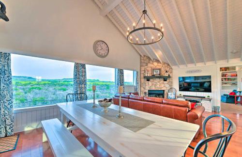 Spacious Getaway about 12 Acres, Views, and Hot Tub! - Foto 6