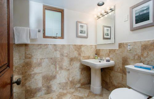 Lake Michigan Retreat- Upper Duplex - Photo 17