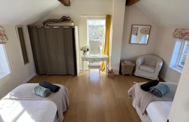 Luxury homely open-plan Barn with log burner & games room - Foto 14