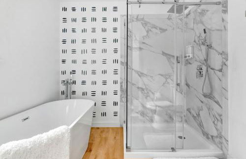 Modern Family Home w/Pool and Hot Tub - Foto 23