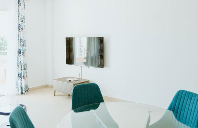 Seaview Splendor 2 Bedroom Modern Comfort - Photo 18