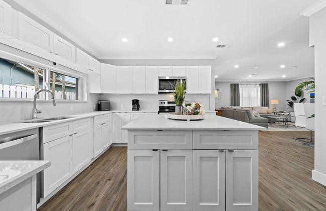 Peaceful 5BR -waterway Views & Private Heated Pool - Foto 9