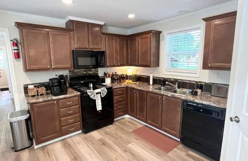 Spacious Modern Cabin on Toledo Bend Lake with Gorgeous Deck and Patio for an Amazing Family Getaway in Hemphill, Texas - Foto 14