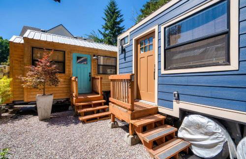 Stay Portland - Restored Farmhouse & Backyard Tiny House Village - Photo 68