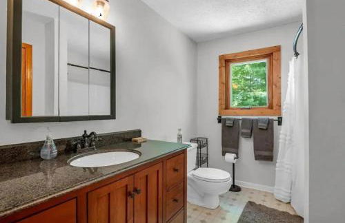 Updated Classic Cabin, Private Community and Hot Tub - Foto 20