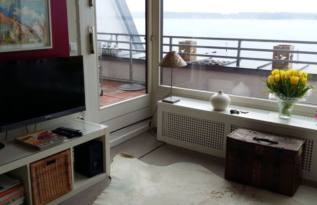 Sea View Modern Retreat - Photo 16