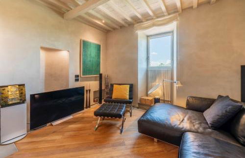 Villa esclusiva nella torre del castello di Tignano tra lusso, storia e natura nel cuore del Chianti - Foto 22