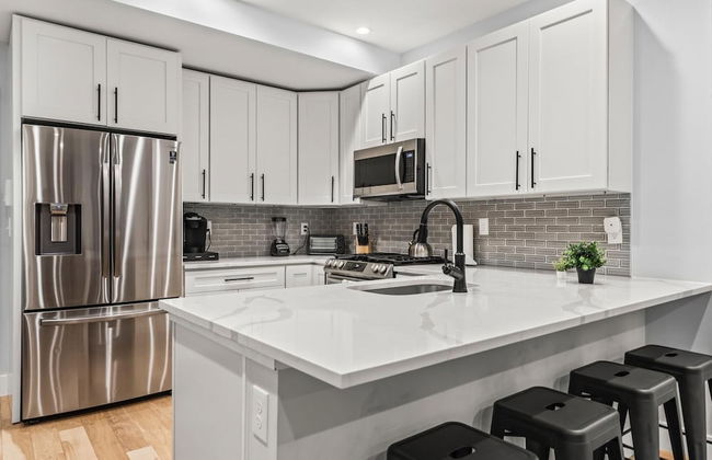 Luxury 2BD 2BA Near Logan Airport and T Station - Foto 17